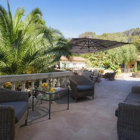 Gaius 8&2, Emma Villa *