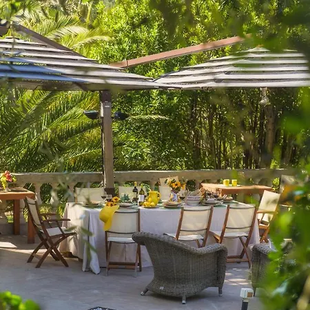 Villa Gaius 8&2, Emma