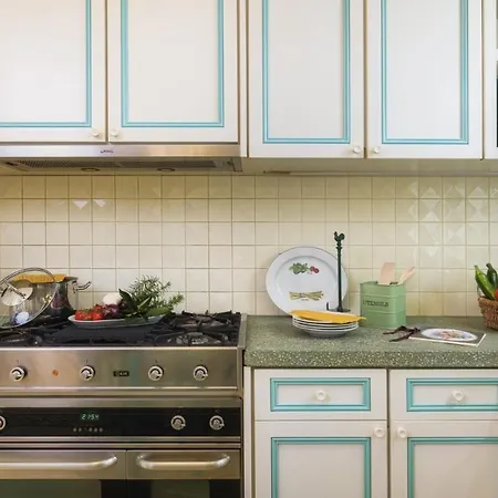 Gaius 8&2, Emma Villa Rosignano Marittimo